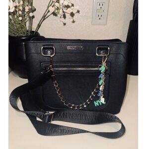Madden NYC Black Pebbled Faux Leather Crossbody Bag with NYC Charms EUC
